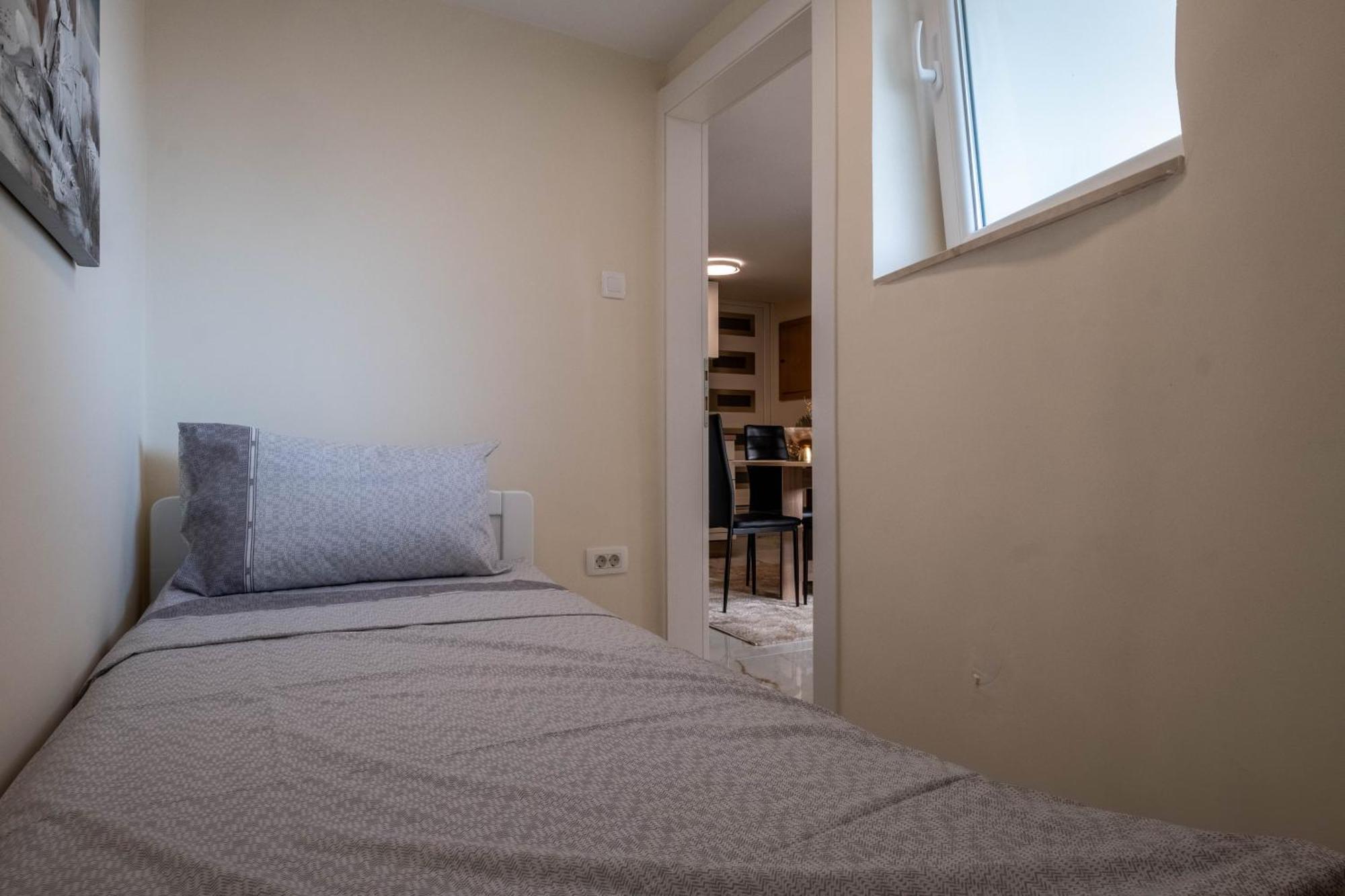 Premium Relax Rooms 诺维·维诺多尔斯基 外观 照片
